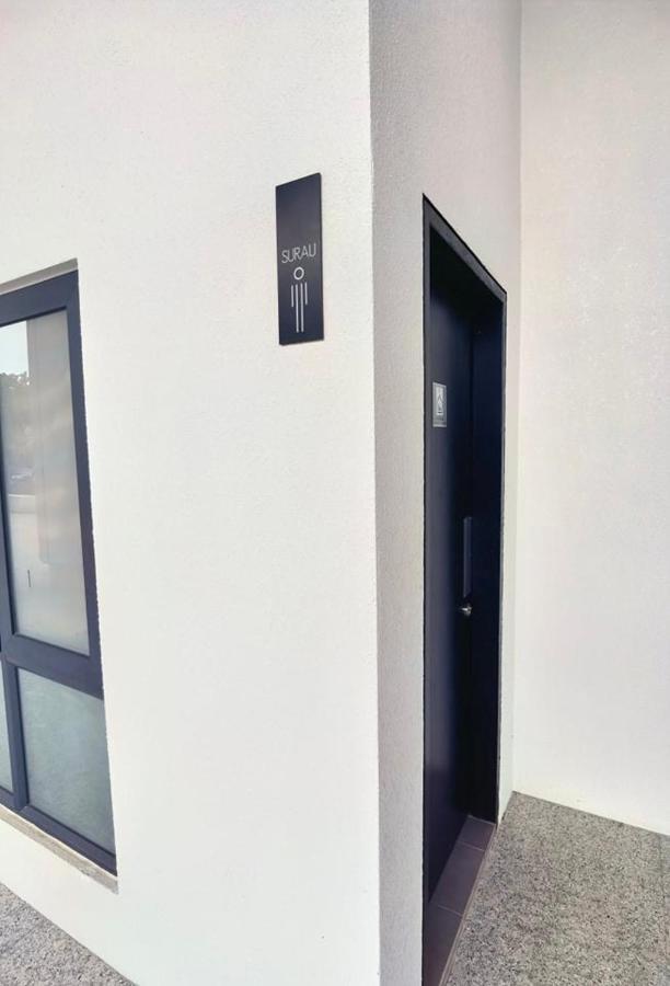 C1113 Almas Suites Galaxy Space Netflix By Stay นุสาจายา ภายนอก รูปภาพ