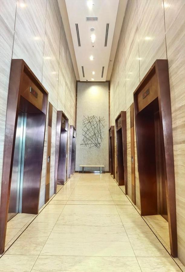 C1113 Almas Suites Galaxy Space Netflix By Stay นุสาจายา ภายนอก รูปภาพ