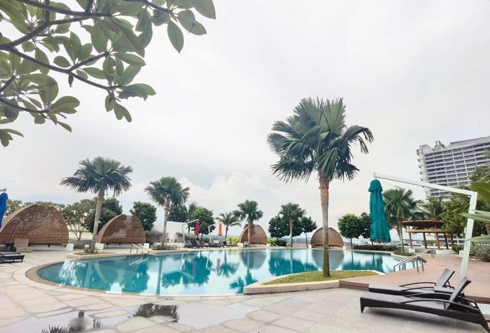 C1113 Almas Suites Galaxy Space Netflix By Stay นุสาจายา ภายนอก รูปภาพ