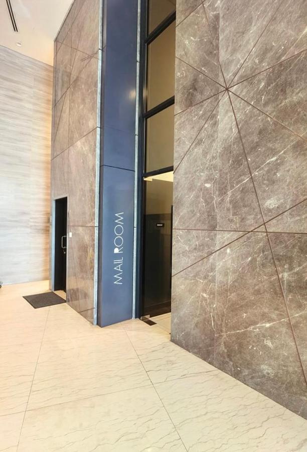 C1113 Almas Suites Galaxy Space Netflix By Stay นุสาจายา ภายนอก รูปภาพ