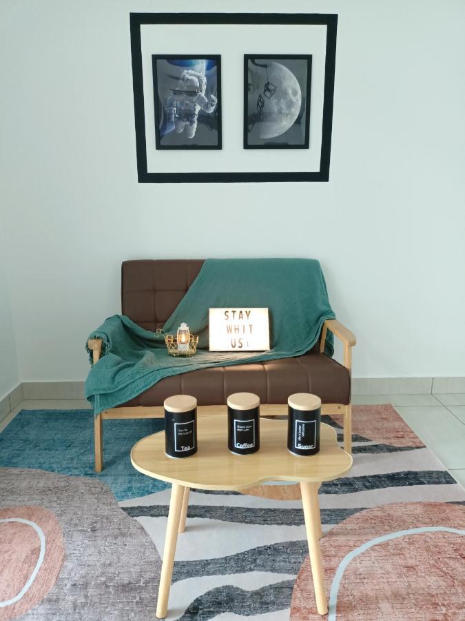 C1113 Almas Suites Galaxy Space Netflix By Stay นุสาจายา ภายนอก รูปภาพ